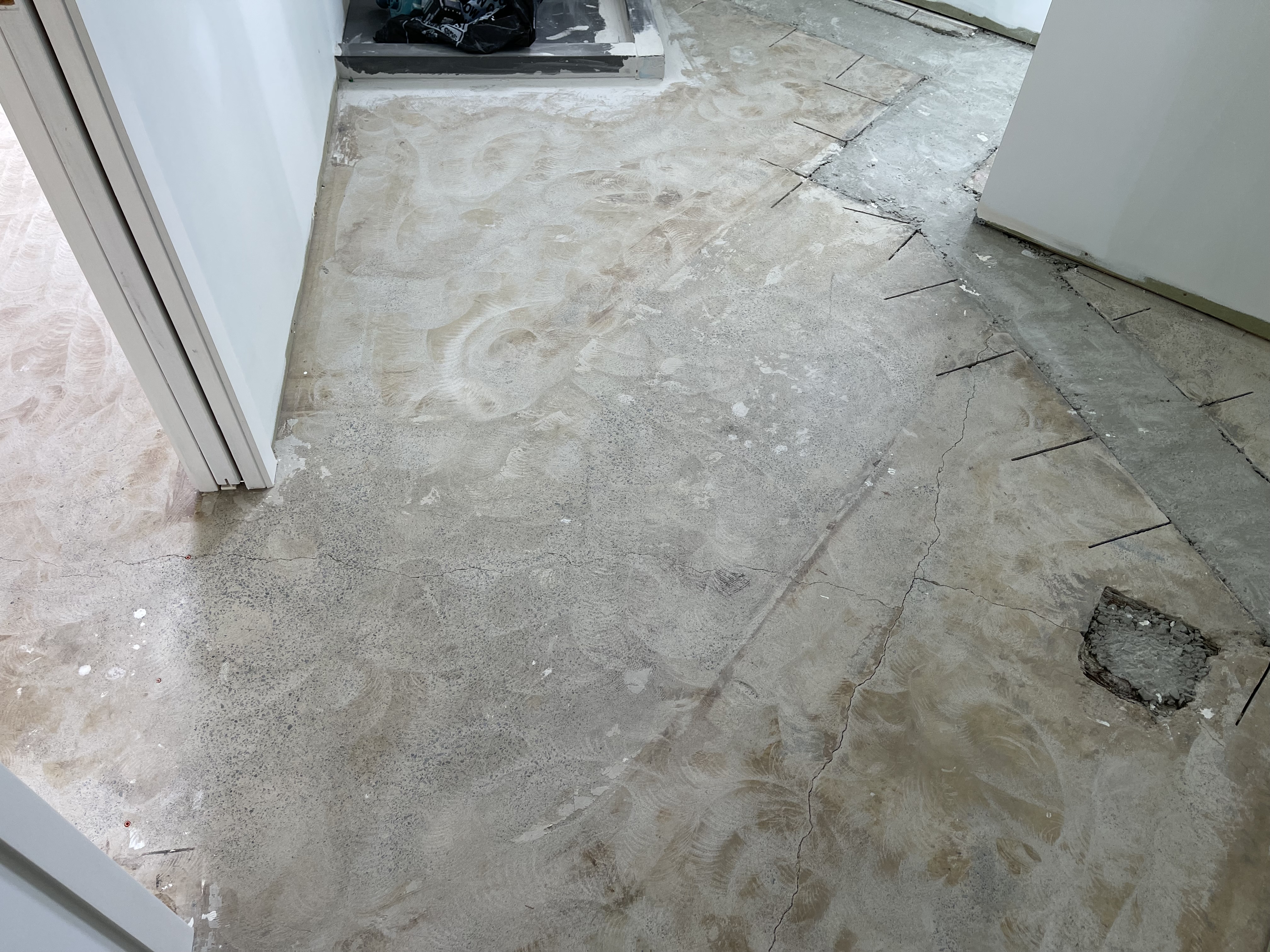 DeckJacks team working on a tiling project